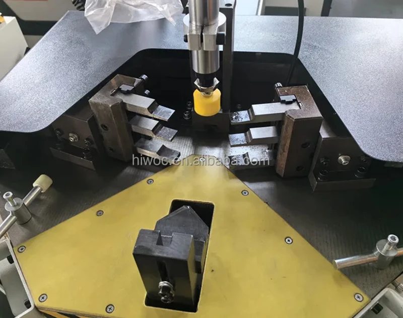 Heavy duty corner crimping machine